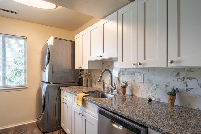 Building Photo - Ross Ridge Apartment Homes
