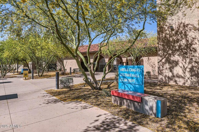 Building Photo - 12535 W Skyview Dr
