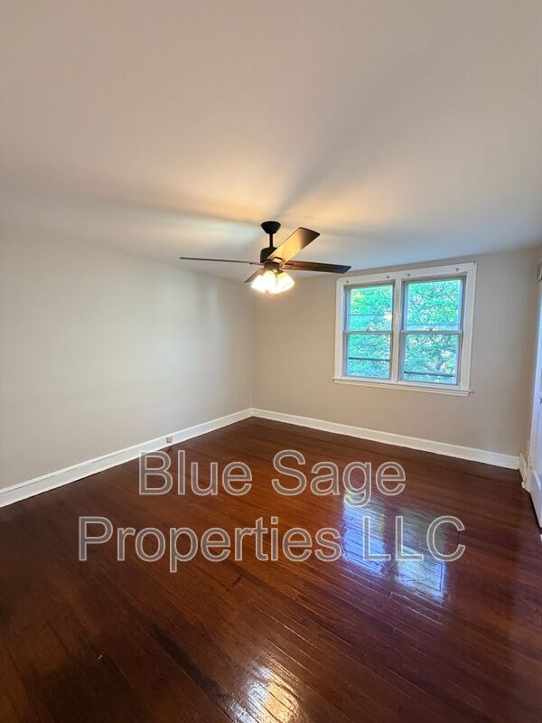 Building Photo - 902 Maple Ave