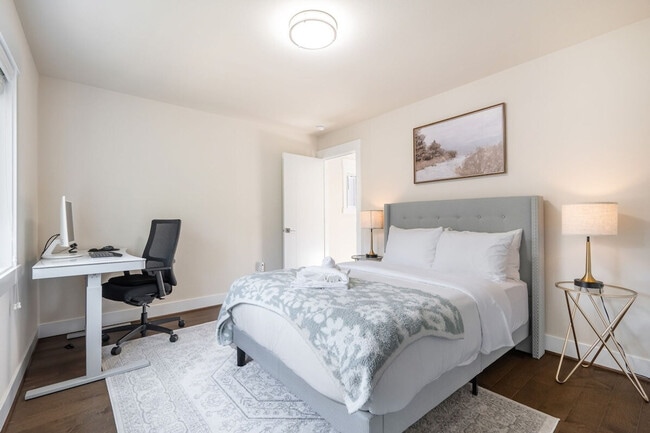 Building Photo - 10404 2nd Pl SW