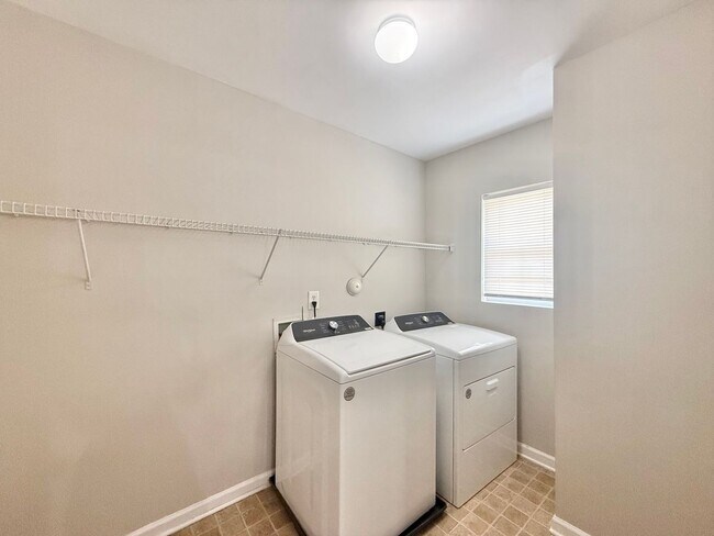 Building Photo - 6016 Namozine Ct