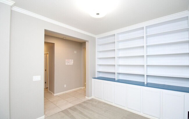 Building Photo - Stunning 3-bedroom, 3-bathroom home located in the heart of Peoria, AZ.