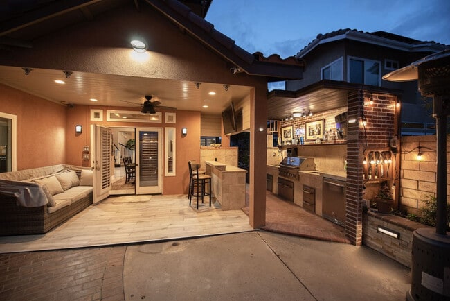Building Photo - 9598 Naples Dr