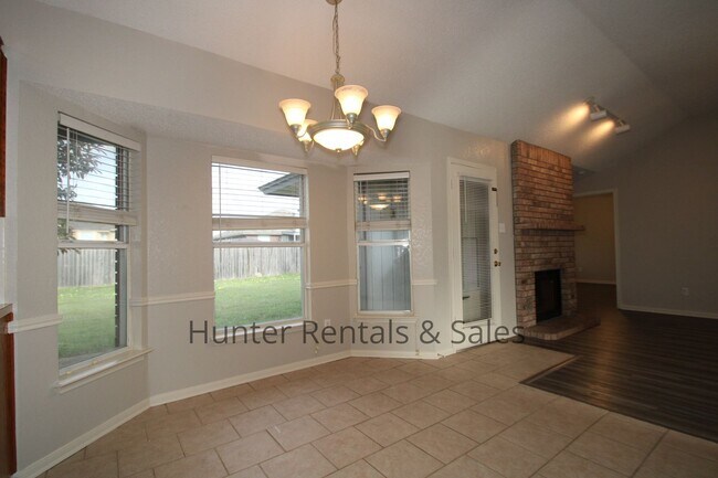Building Photo - 4001 Tallwood Dr