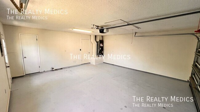 Building Photo - 1073 Leeward Dr