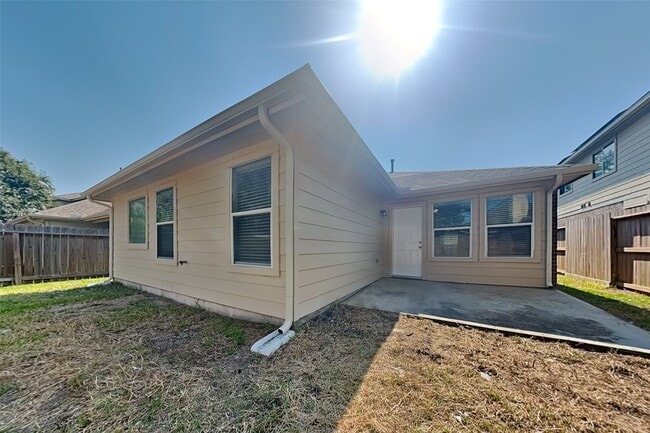 Building Photo - 2343 Colonial Springs Ln