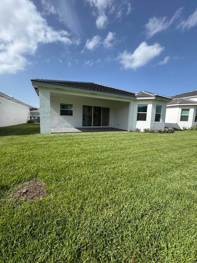 Building Photo - 14212 Spruce Pne Dr