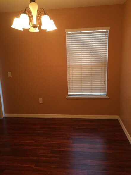 Dining area - 4045 Pemberly Pines Cir