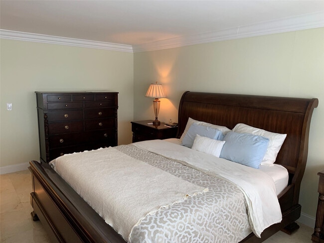 Building Photo - 3410 Galt Ocean Dr