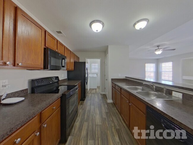 Building Photo - 420 Hedge Grove Ln