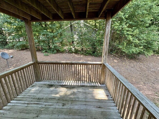 Building Photo - Cozy and Renovated 2 Bed 1 Bath Apartments in the Heart of Wake Forest!