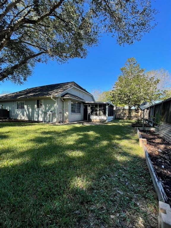 Building Photo - 2503 Radcliffe Dr