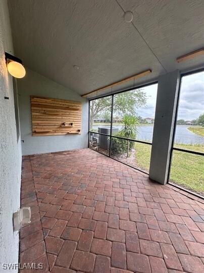 Building Photo - 14732 Sutherland Ave