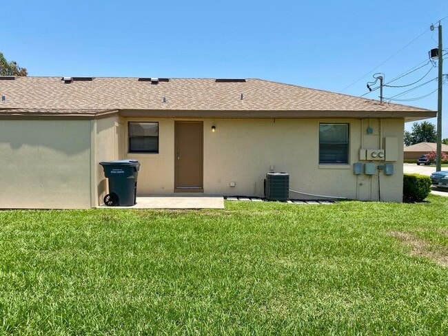 Building Photo - 3928 Spoonbill Ct