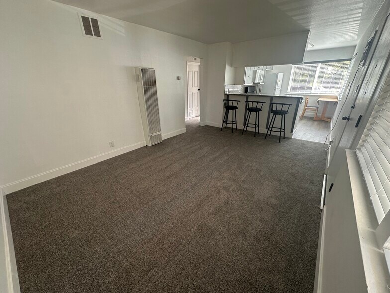 Building Photo - 995 Paulson Ct