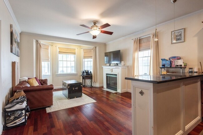 Building Photo - 34-36 H Street Unit 1L