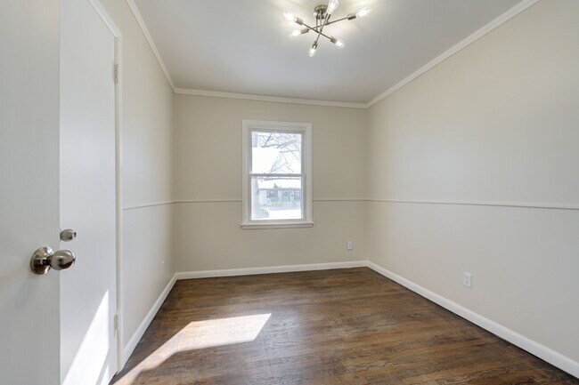 Building Photo - 2501 Ashley Dr