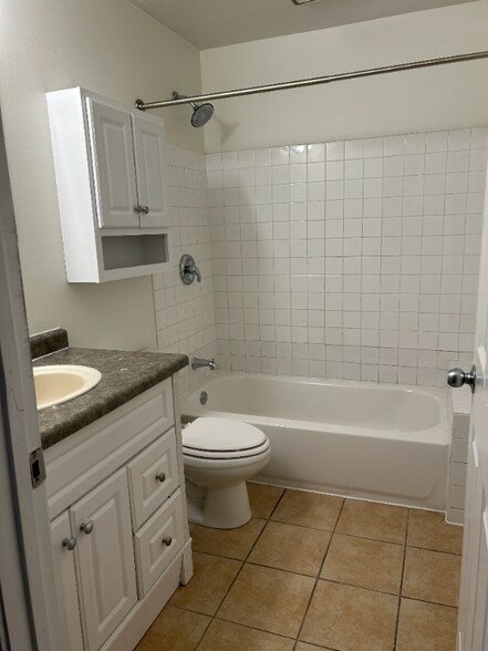 Building Photo - 3355 N College Ave