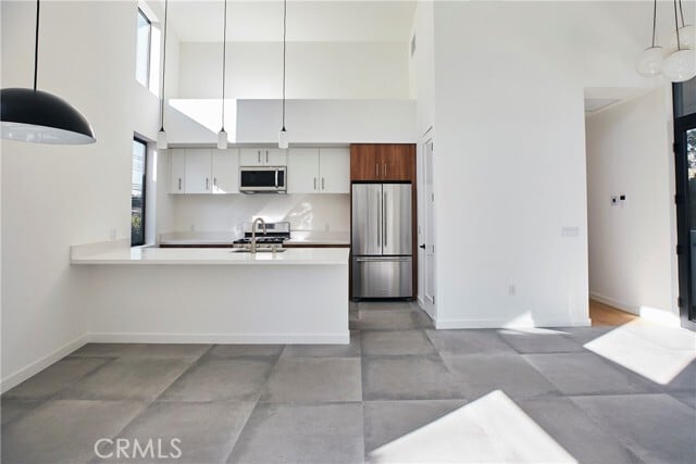 Building Photo - 929 E 68th St