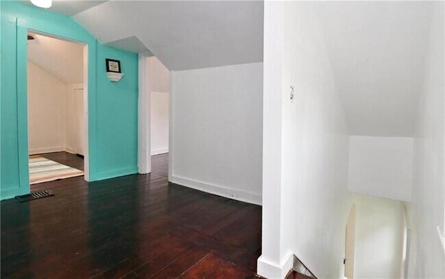 Building Photo - Charming, Updated 3-bedroom 2-bath home!!