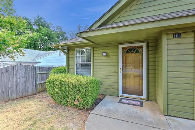 Building Photo - 1014 W Coffin St