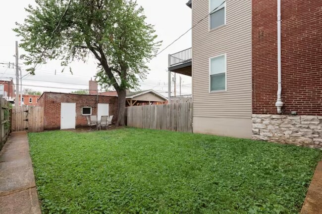 Building Photo - 4231 Swan Ave