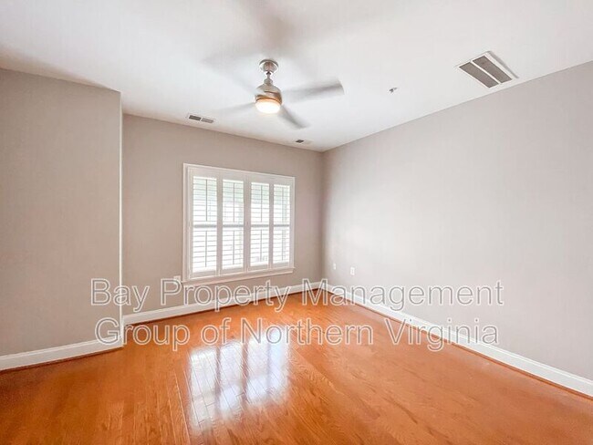 Building Photo - 4336 N Henderson Rd