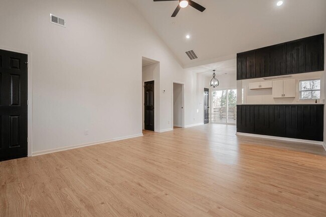 Building Photo - 216 Acie Ave