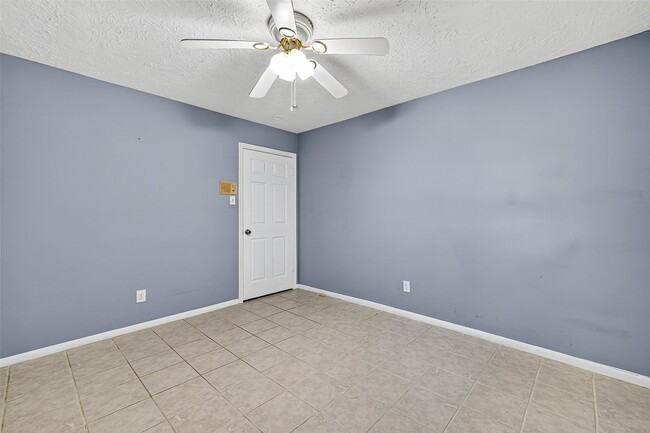 Building Photo - 12315 Chessington Dr