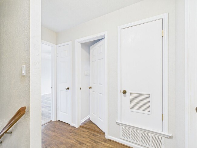 Building Photo - 107 Frederick Rd