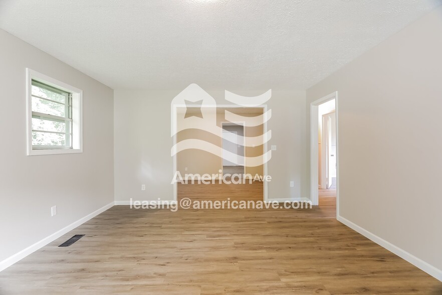 Building Photo - 1453 Park Ave