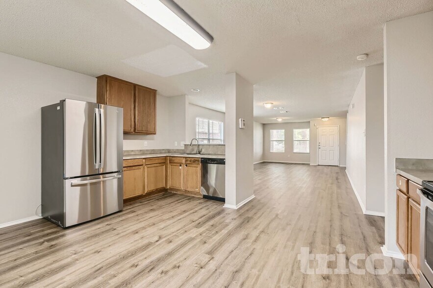 Building Photo - 4877 Trail Hollow Dr