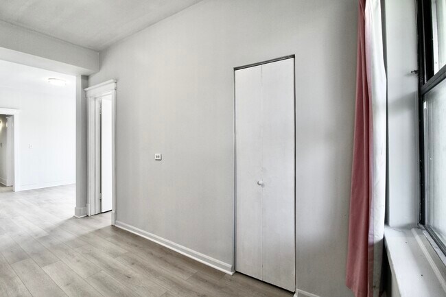 Building Photo - 3720 S Indiana Ave