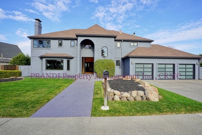 Building Photo - Sleek, Expansive, Designer Home with Priva...