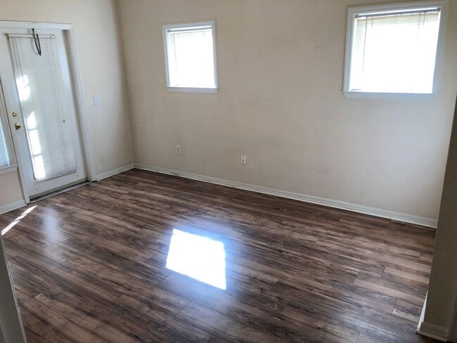 Building Photo - 3589 Conroy Rd