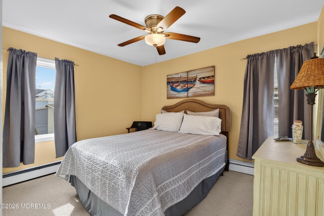 Building Photo - 211 Lareine Ave