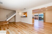 Building Photo - Cozy 3 Bed 1.5 Bath Town Home w/ Private P...