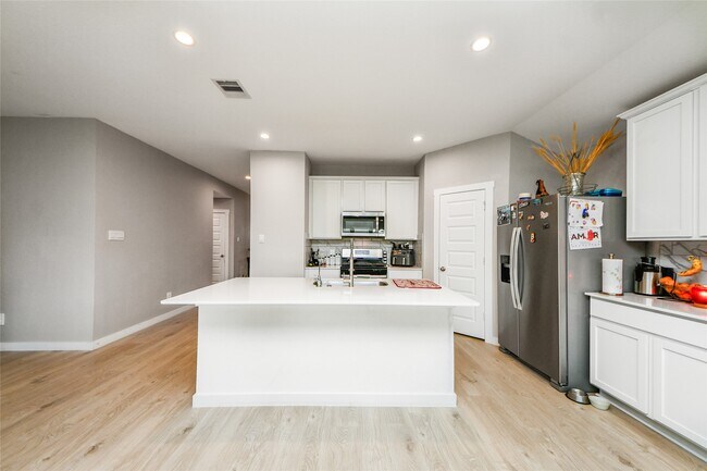 Building Photo - 31711 Melkridge Rd