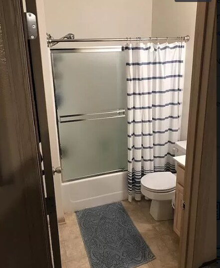 Full Bath - 1643 SW Mission Rd