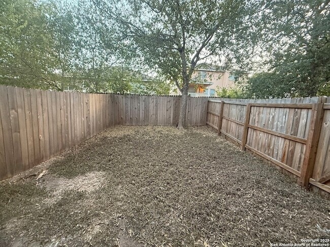 Building Photo - 5602 Golf Mist