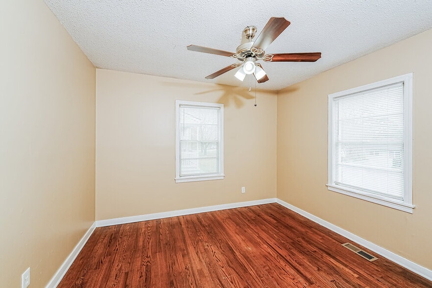 Building Photo - 158 24th St