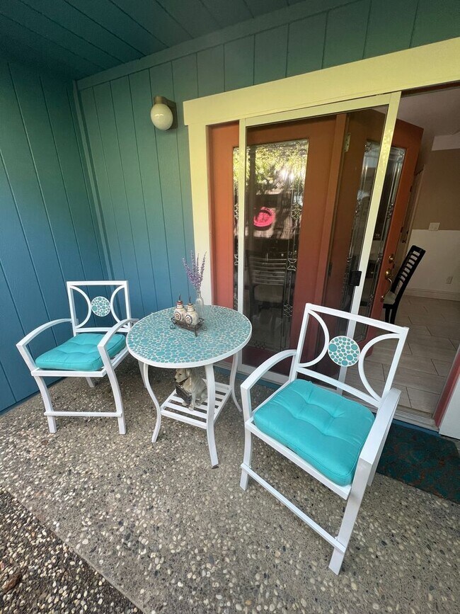 Building Photo - Charming 3 Bed, 2 Bath Home in West Davis ...