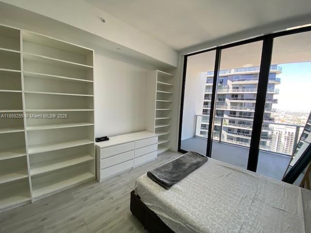 Building Photo - 1010 Brickell Ave