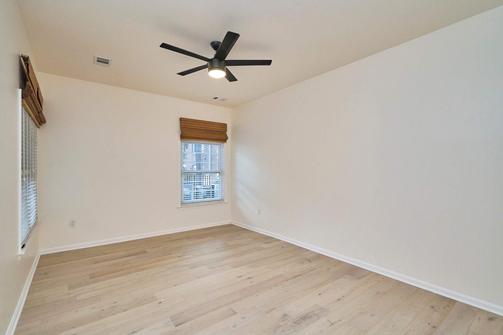 Building Photo - 2919 S Woodley St
