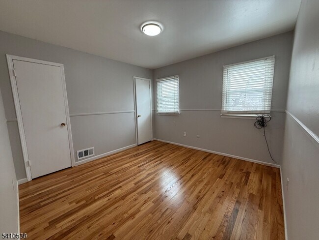 Building Photo - 17 Daka Ct