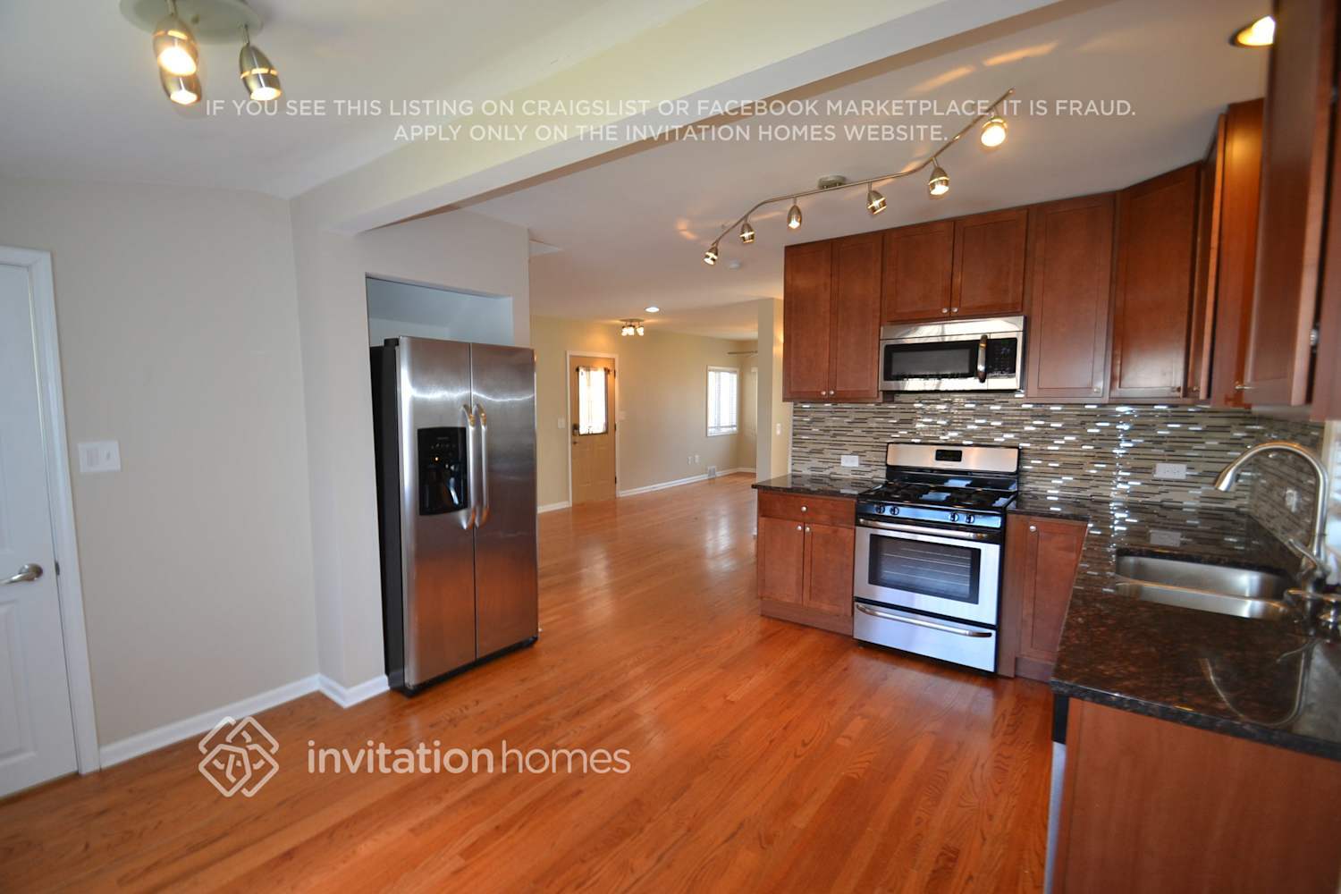Building Photo - 2418 N 75th Ct