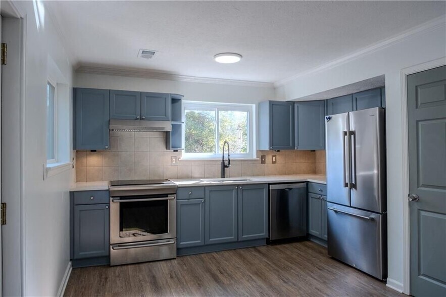 Building Photo - 8025 Cedar Cove