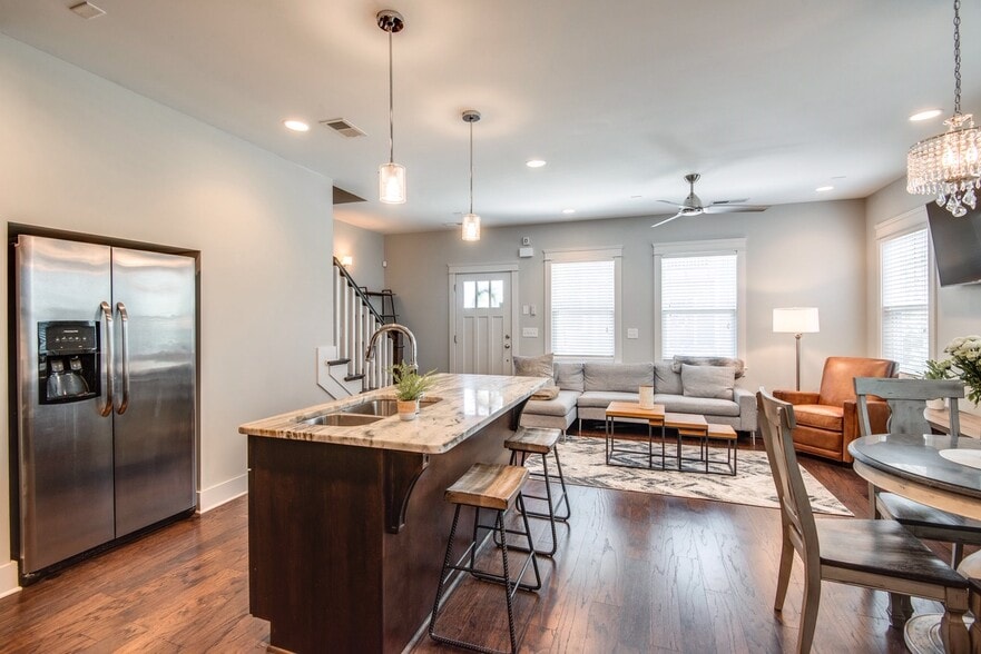 Building Photo - 710 Buchanan St