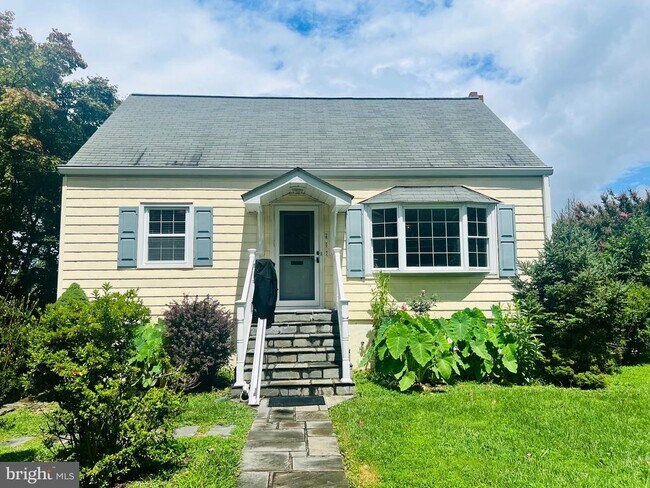 Building Photo - 407 Anderson Ave