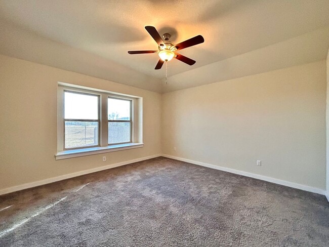 Building Photo - 5809 Urbano Bnd